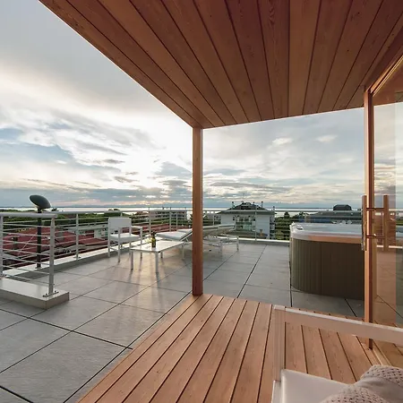 Aurea Attico Con Jacuzzi E Vista Mare Lignano *