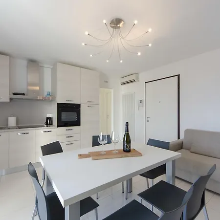 Aurea Attico Con Jacuzzi E Vista Mare Lignano Apartamento Lignano Sabbiadoro