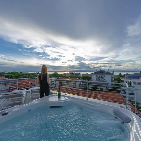 Apartamento Aurea Attico Con Jacuzzi E Vista Mare Lignano