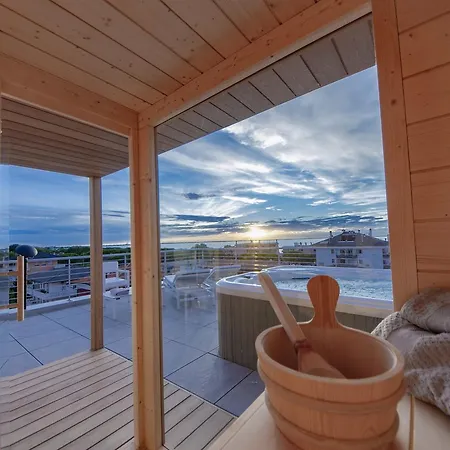 Apartamento Aurea Attico Con Jacuzzi E Vista Mare Lignano *