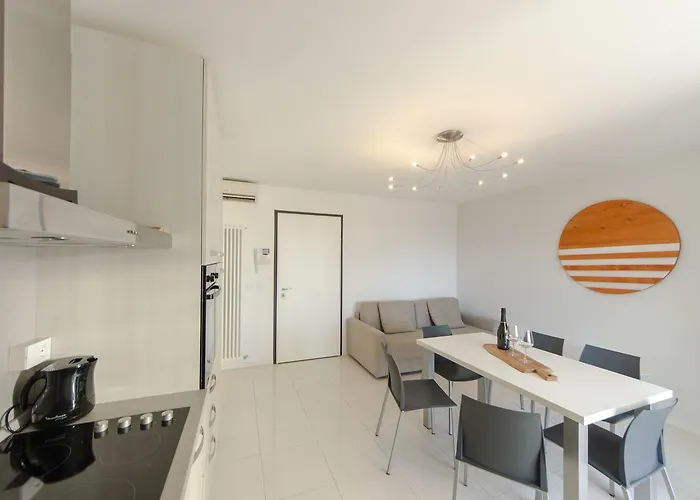 Aurea Attico Con Jacuzzi E Vista Mare Lignano Apartment Lignano Sabbiadoro