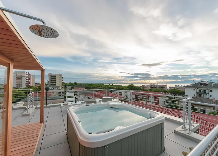 Aurea Attico Con Jacuzzi E Vista Mare Lignano *