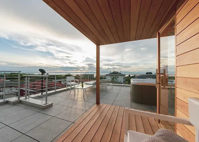 Aurea Attico Con Jacuzzi E Vista Mare Lignano *