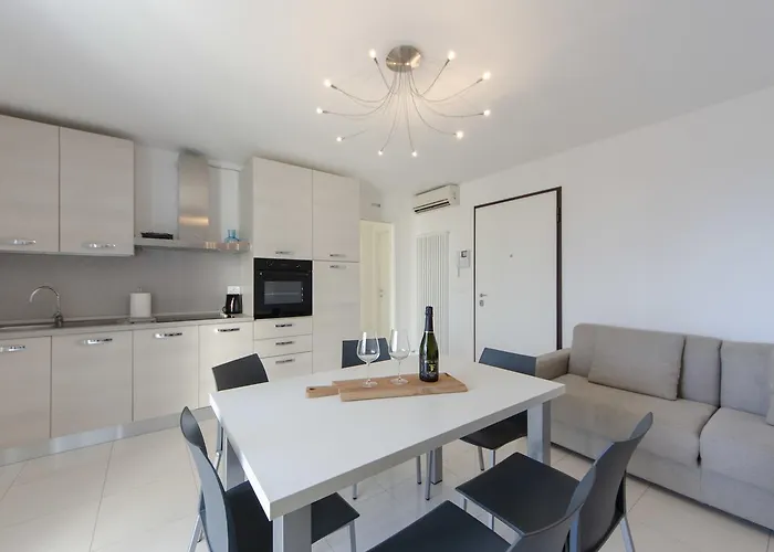 Aurea Attico Con Jacuzzi E Vista Mare Lignano Apartament Lignano Sabbiadoro