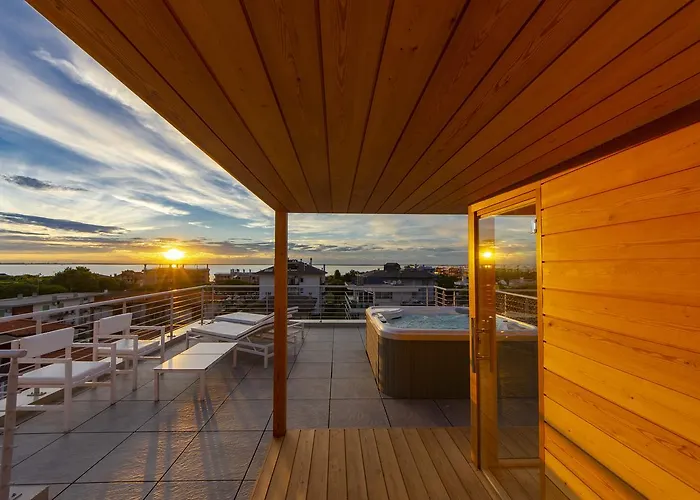 Aurea Attico Con Jacuzzi E Vista Mare Lignano * Lignano Sabbiadoro